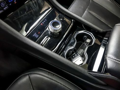 Used 2022 Jeep Grand Cherokee Limited image 22