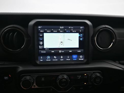 Used 2021 Jeep Gladiator Overland AWD/4WD image 15