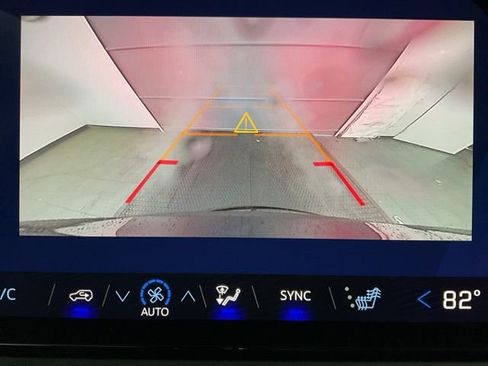 New 2026 Chevrolet Traverse LT image 16