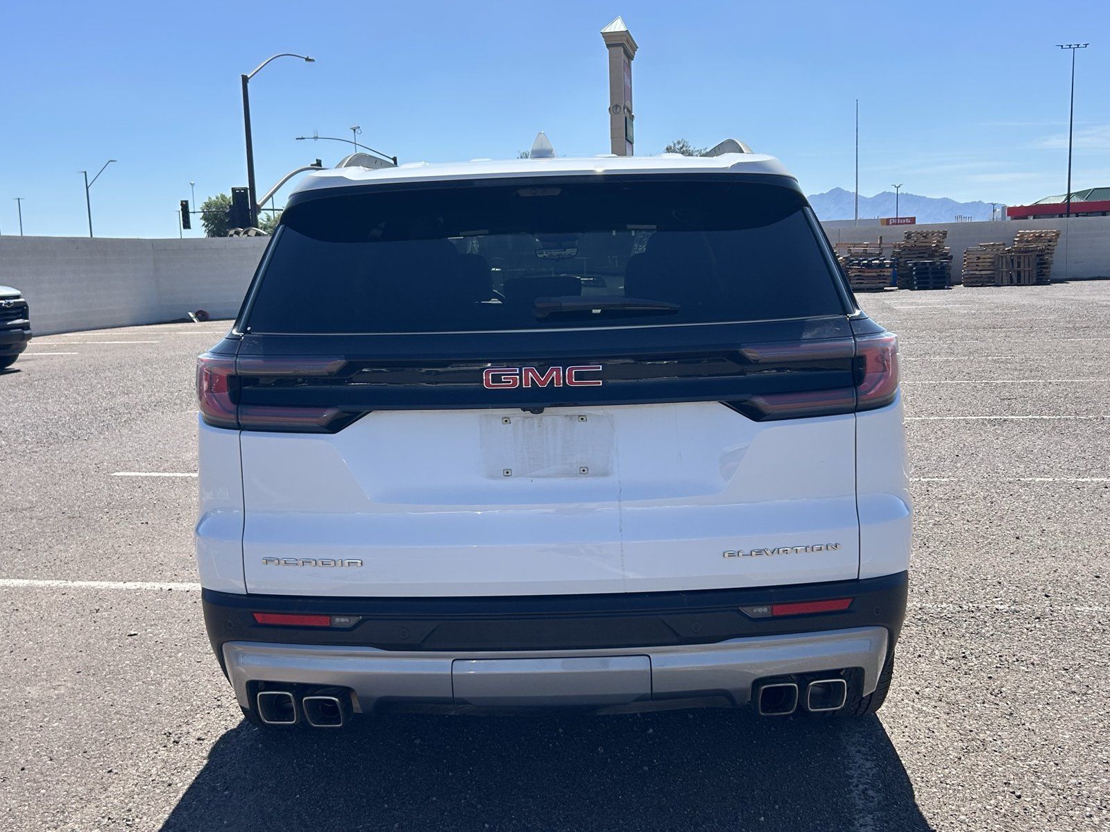 Used 2026 GMC Acadia Elevation w/ Elevation Premium Package FWD image 4