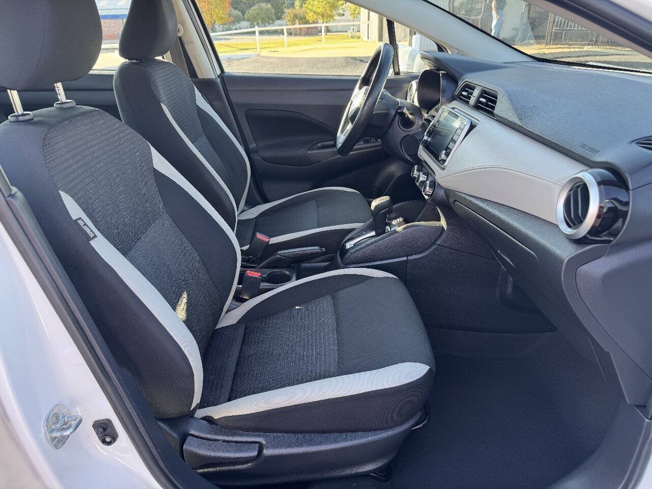Used 2022 Nissan Versa SV FWD image 20