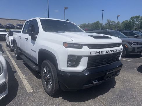 Used 2022 Chevrolet Silverado 2500 Custom w/ Custom Value Package AWD/4WD image 4