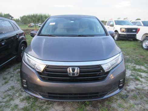 Used 2022 Honda Odyssey EX image 2