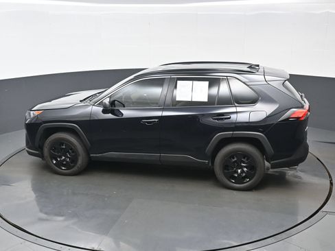 Used 2021 Toyota RAV4 LE AWD/4WD image 35