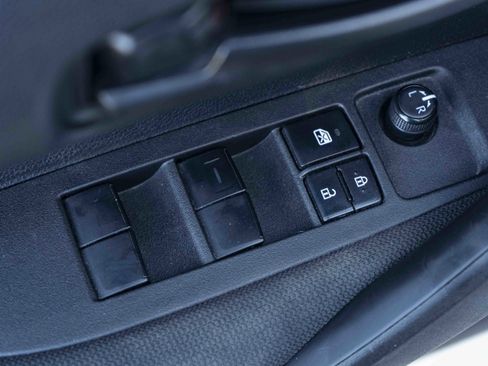 Used 2022 Toyota Corolla LE FWD image 35