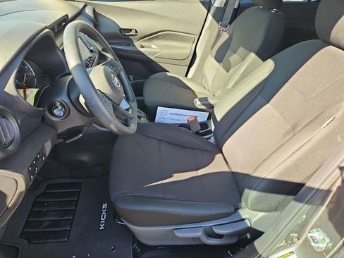 Certified 2025 Nissan Kicks Play S image 17