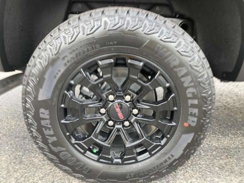 New 2026 GMC Canyon Elevation w/ Convenience Package RWD image 10
