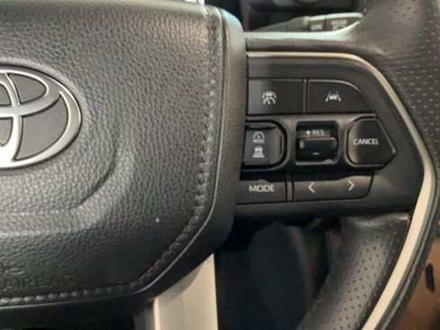 Certified 2025 Toyota 4Runner SR5 AWD/4WD image 19