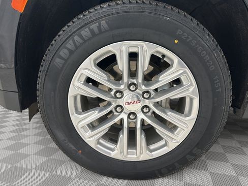 Used 2023 GMC Yukon SLT w/ SLT Luxury Package image 32