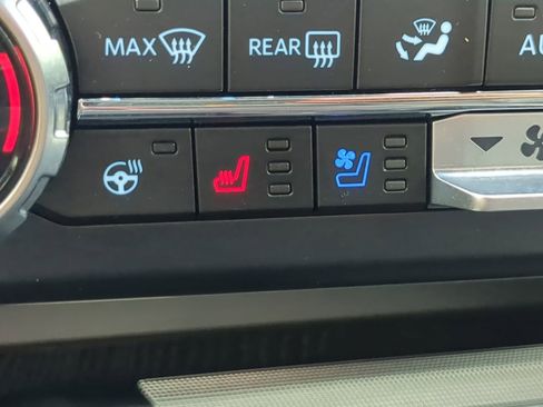 Certified 2024 Ford F450 Platinum w/ FX4 Off-Road Package image 22