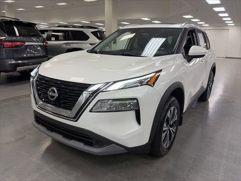 Used 2023 Nissan Rogue SV w/ SV Premium B Package AWD/4WD image 3