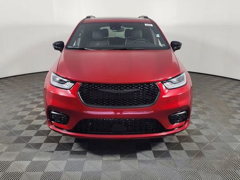 New 2026 Chrysler Pacifica Limited w/ S Appearance Package image 2