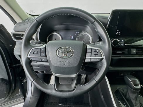 Certified 2025 Toyota Highlander LE AWD/4WD image 11