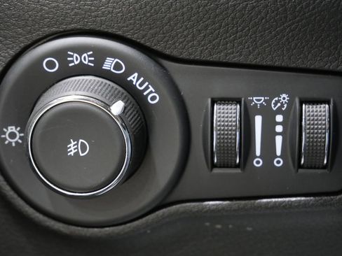 Used 2022 Jeep Compass Limited w/ Sun and Sound Group AWD/4WD image 15