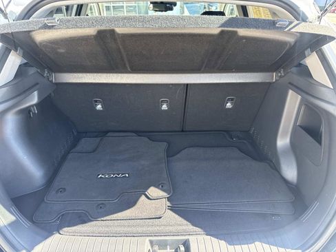 Used 2023 Hyundai Kona SE image 5