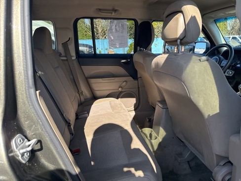 Used 2015 Jeep Patriot Sport image 14