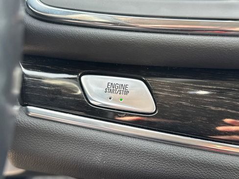 Used 2021 Buick Enclave Avenir w/ Avenir Technology Package image 32