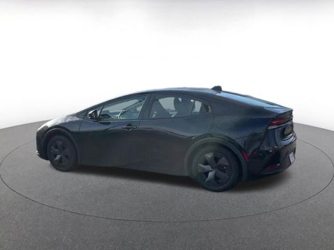 Used 2025 Toyota Prius LE image 10