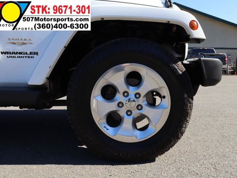 Used 2013 Jeep Wrangler Unlimited Sahara w/ Connectivity Group AWD/4WD image 23