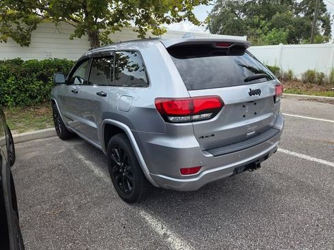 Certified 2021 Jeep Grand Cherokee Laredo X AWD/4WD image 4