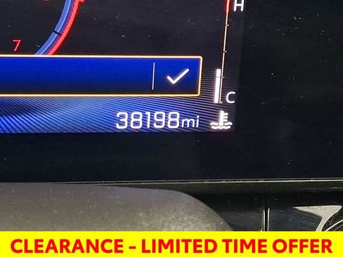 Used 2024 Chevrolet Trax RS w/ Sunroof Package image 24