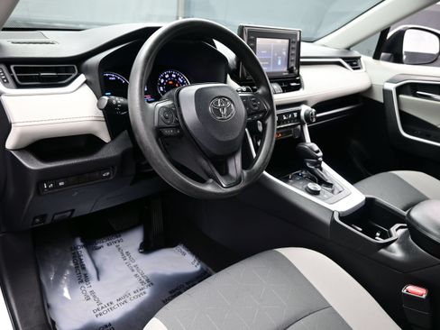 Used 2022 Toyota RAV4 XLE w/ Convenience Package AWD/4WD image 13