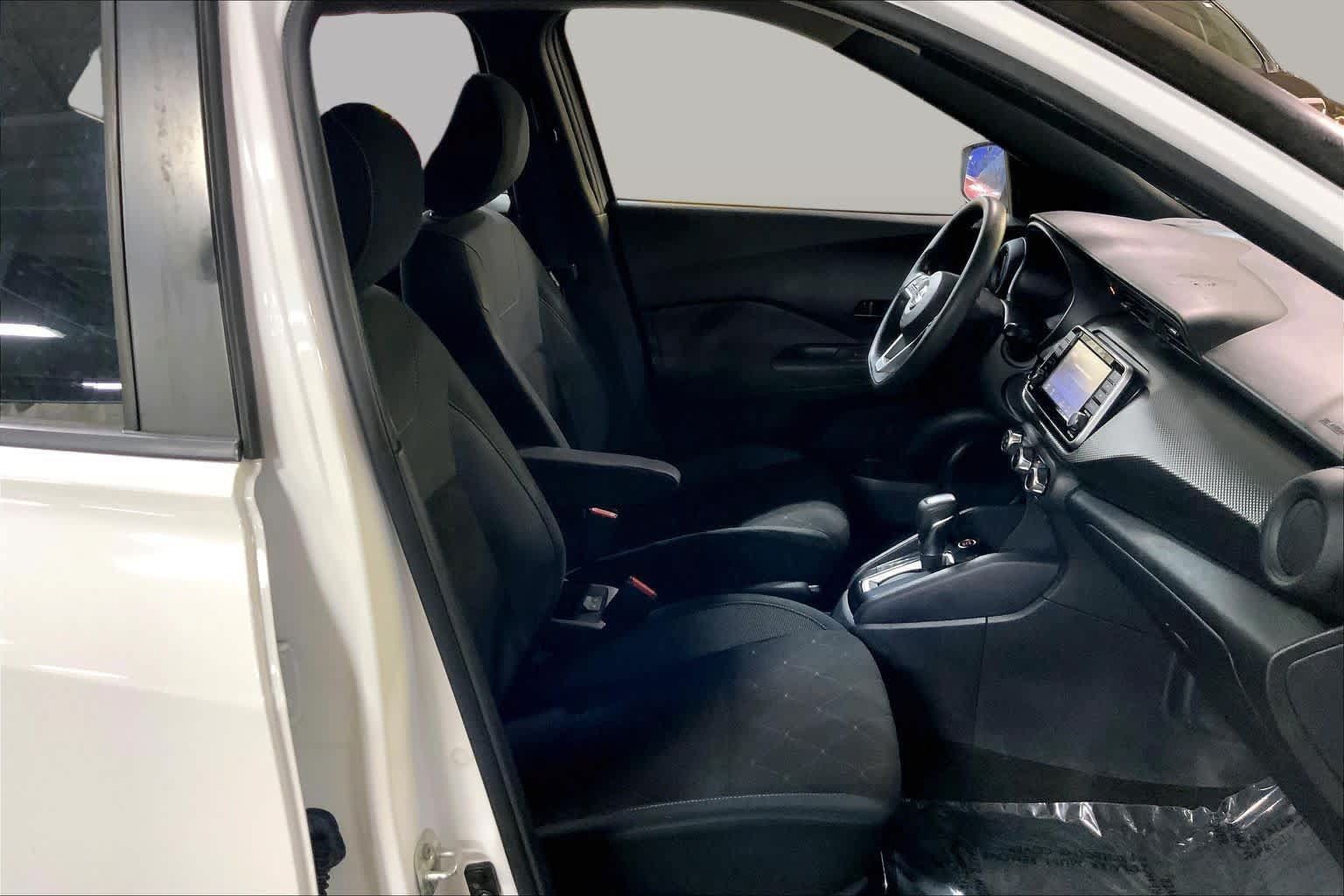 Used 2020 Nissan Kicks S FWD image 9