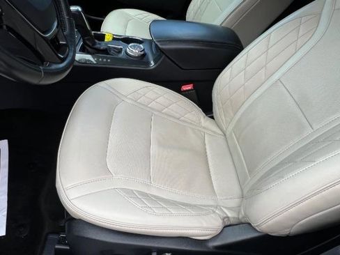 Used 2018 Ford Explorer Platinum AWD/4WD image 29
