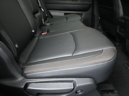 Used 2023 Nissan Pathfinder SL w/ Black Appearance Package FWD image 24