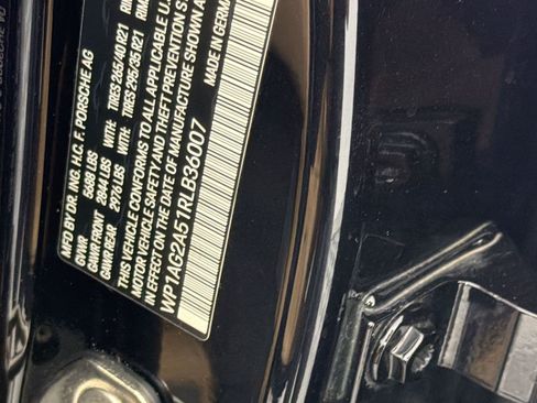 Certified 2024 Porsche Macan S AWD/4WD image 26