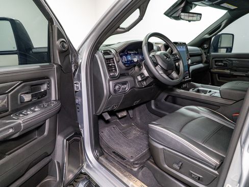 Used 2024 RAM 2500 Limited image 14