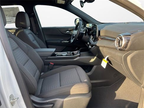 New 2026 Chevrolet Equinox LT image 15