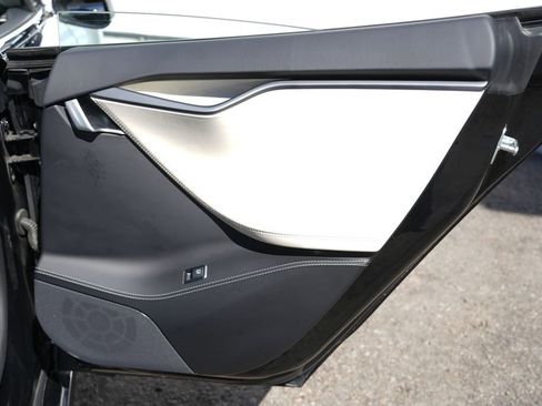 Used 2018 Tesla Model S 100D image 35