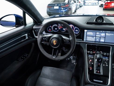 Used 2021 Porsche Panamera GTS image 10