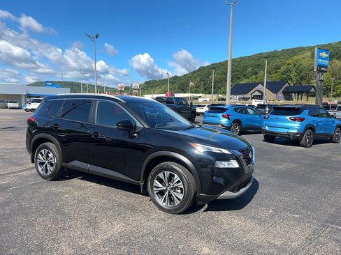 Used 2022 Nissan Rogue SV w/ SV Premium Package image 1