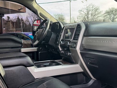 Used 2019 Ford F250 Lariat w/ Lariat Ultimate Package image 16