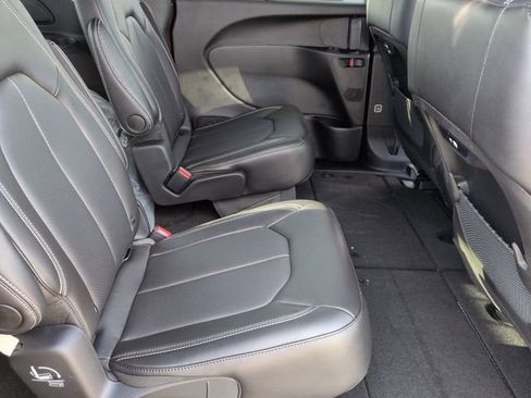 New 2026 Chrysler Pacifica Select AWD/4WD image 29