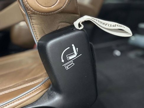 Used 2017 Chrysler Pacifica Limited FWD image 21