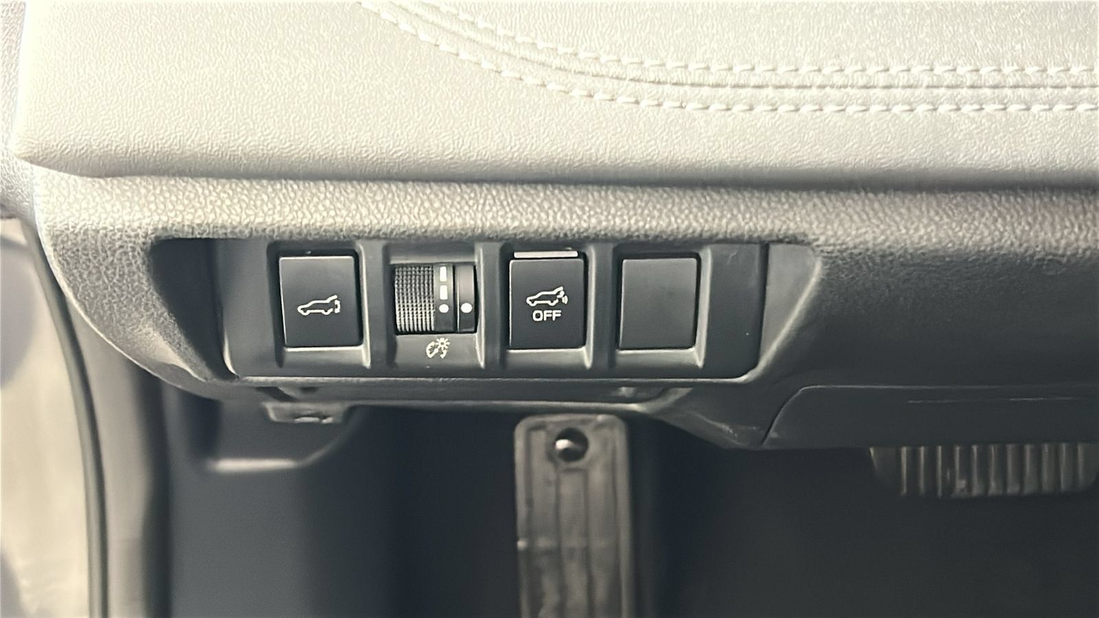 Used 2023 Subaru Outback Limited AWD/4WD image 23