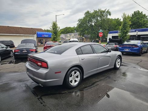 Used 2013 Dodge Charger SE RWD image 12