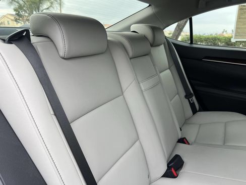 Used 2013 Lexus ES 350 w/ Premium Pkg FWD image 34