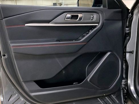 Certified 2025 Ford Explorer ST-Line w/ ST-Line Street Pack image 21