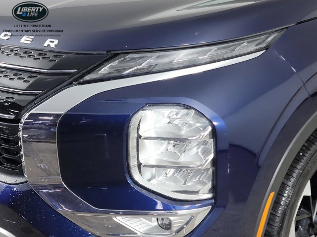 Used 2024 Mitsubishi Outlander SEL AWD/4WD image 9