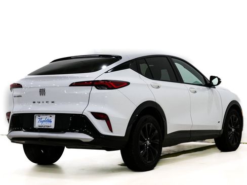 Used 2025 Buick Envista Sport Touring image 6