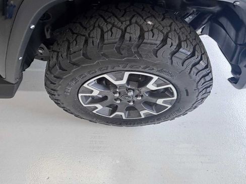 Used 2024 Jeep Wrangler Unlimited Sahara AWD/4WD image 9