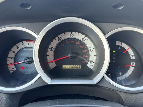 Used 2015 Toyota Tacoma PreRunner w/ SR5 Package RWD image 25