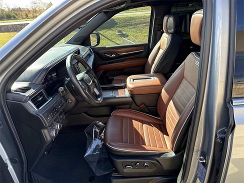 Used 2024 GMC Yukon XL Denali Ultimate image 16