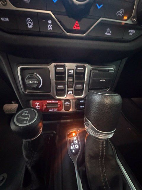 Used 2026 Jeep Gladiator Mojave AWD/4WD image 19