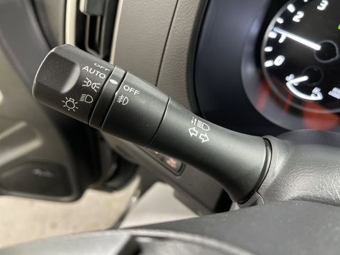 Used 2025 Nissan Frontier SL w/ Graphics Package image 22