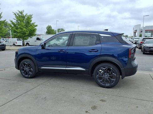 New 2026 Nissan Kicks SR w/ SR Premium Package AWD/4WD image 5